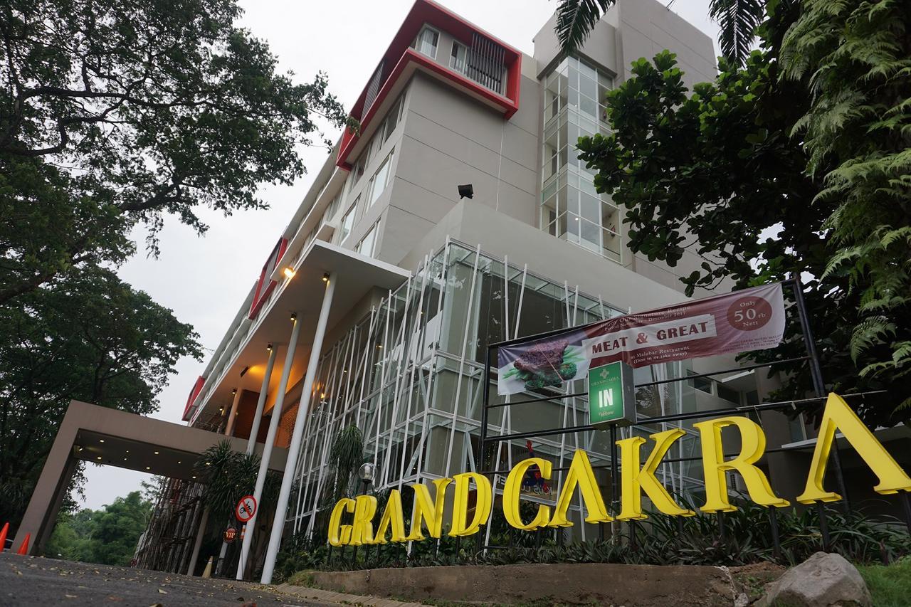 Grand Cakra Hotel Malang Exterior photo