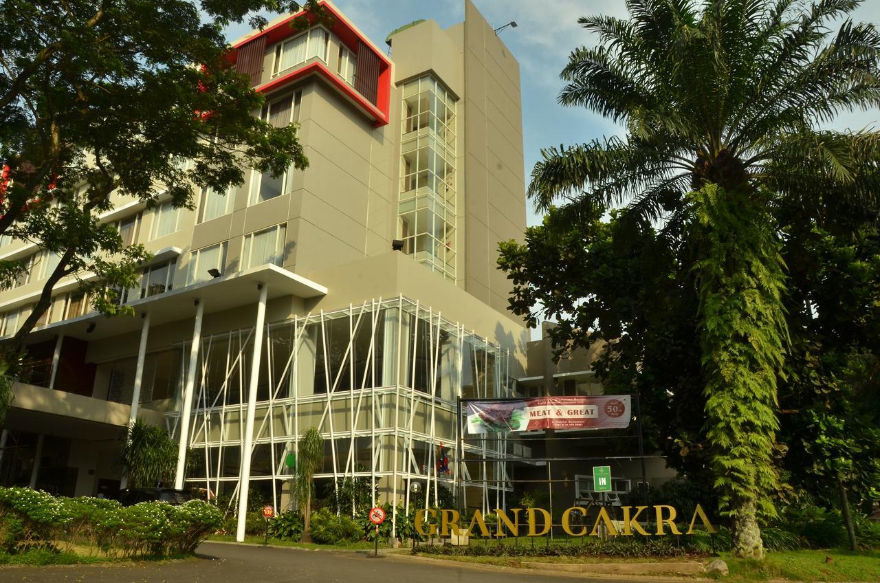 Grand Cakra Hotel Malang Exterior photo